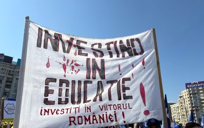 Profesorii primesc diferențele salariale: Guvernul demarează plăți eșalonate Ministerul Educației și Cercetării a anunțat miercuri începerea plăților pentru diferențele salariale și dobânzile cuvenite personalului didactic din învățământul preuniversitar, stabilite prin hotărâri judecătorești