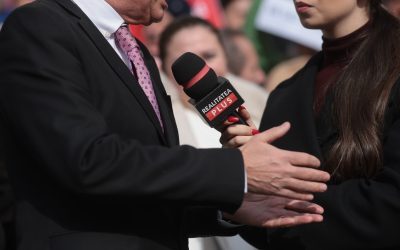Curtea de Apel București a suspendat decizia CNA privind licența Realitatea Plus Curtea de Apel București a decis să suspende aplicarea deciziei Consiliului Național al Audiovizualului (CNA) de retragere a licenței televiziunii Realitatea Plus