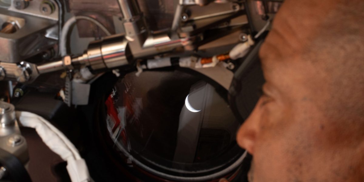 „Ne întoarcem”. Misiunea Artemis II se îndreaptă înapoi spre Pământ. Ce au văzut astronauții când au făcut ocolul Lunii și când vor ajunge acasă