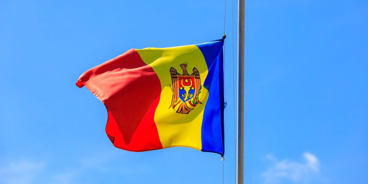 Cererea de cash, încă mare în Moldova: Retragerile bat depunerile