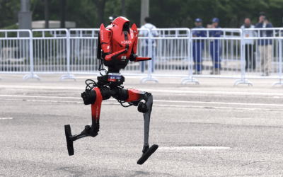 Roboții Umanoizi au uimit la semimaratonul din China: Record Mondial!