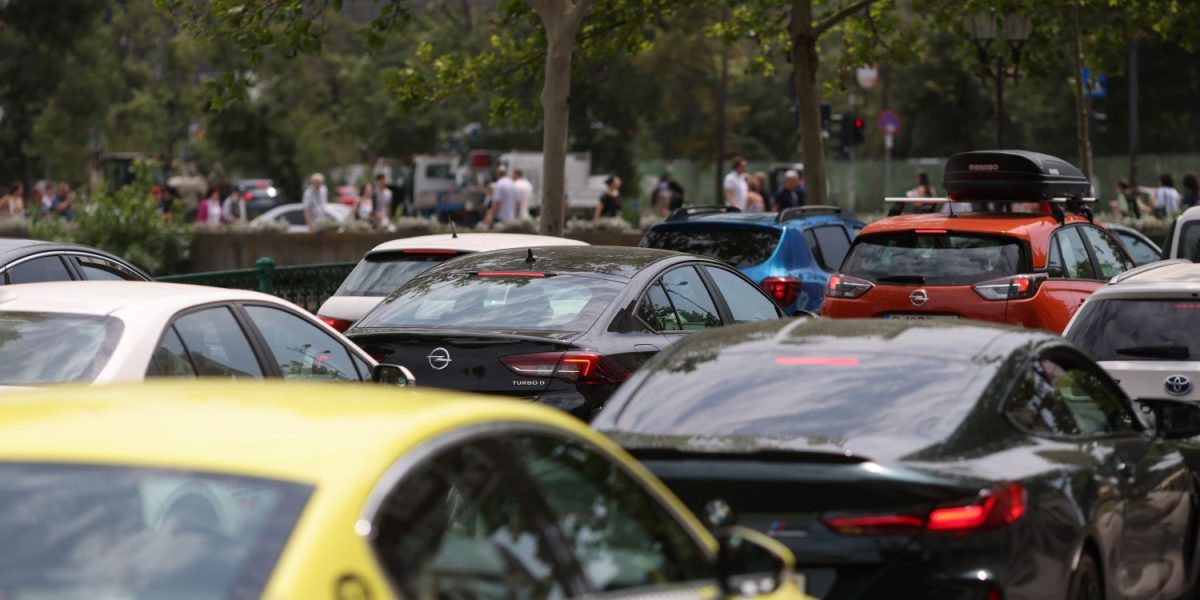 Românii asigură MAI MULTE mașini CASCO, CHIAR dacă prețurile cresc. Schimbări ÎN top asigurări