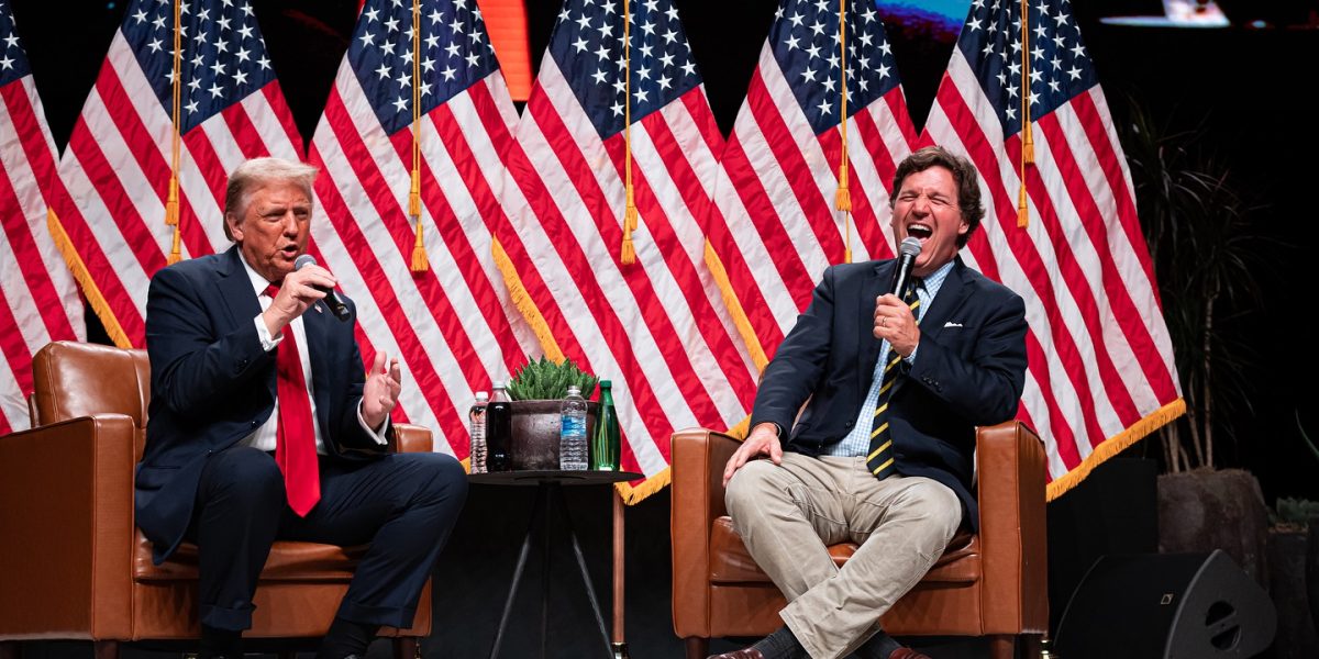 TUCKER CARLSON, regrete amare: Îl calcă pe nervi susținerea lui DONALD Trump