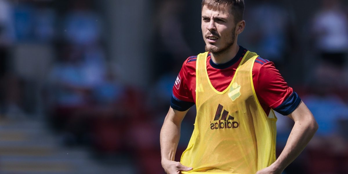 Dublu campion în Suedia, dat afară din Superliga după 2 luni
