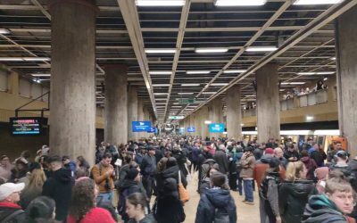 Circulația metroului, perturbată la Piața Unirii 1 din cauza unei urgențe medicale O defecțiune medicală la o persoană într-un vagon de metrou a dus la perturbări majore ale circulației pe Magistrala 1 a metroului bucureștean, joi după-amiaza