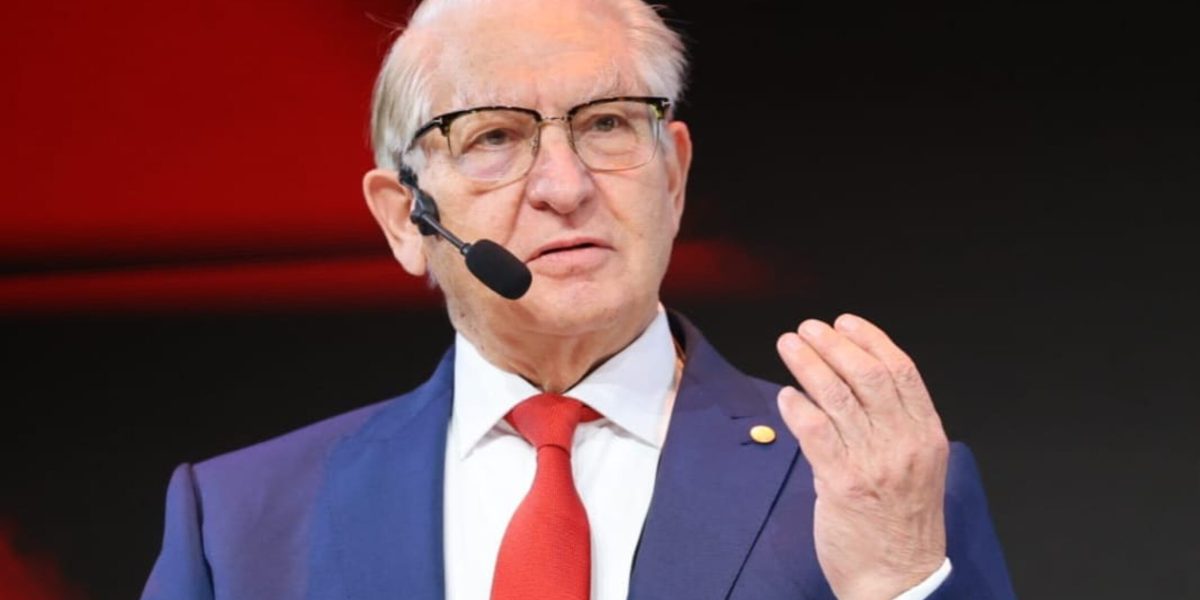 Când mâncăm cozonac și miel? Medicul Vlad Ciurea dă sfaturi de Paște