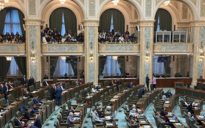 Scandal în Senat: UDMR și opoziția părăsesc plenul după ce legea privind alcoolul pe stadioane a fost votată București – Miercuri, Senatul a fost scena unui episod tensionat, după ce o lege controversată, ce permite consumul de alcool pe stadioane în anumite condiții, a fost supusă votului