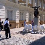 Ouă de Paște de 7.000 € în Timișoara: Statuia, umbrită de zestrea uriașă