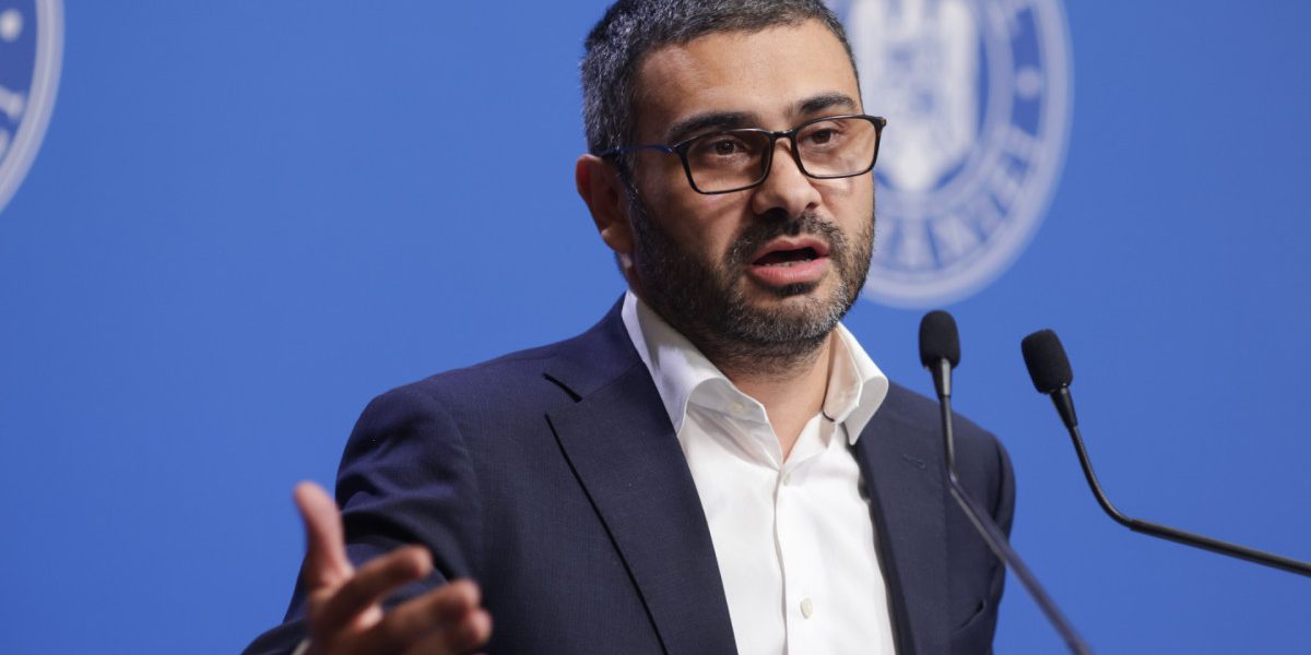 Manole anunță: Când și cum vor crește salariile bugetarilor