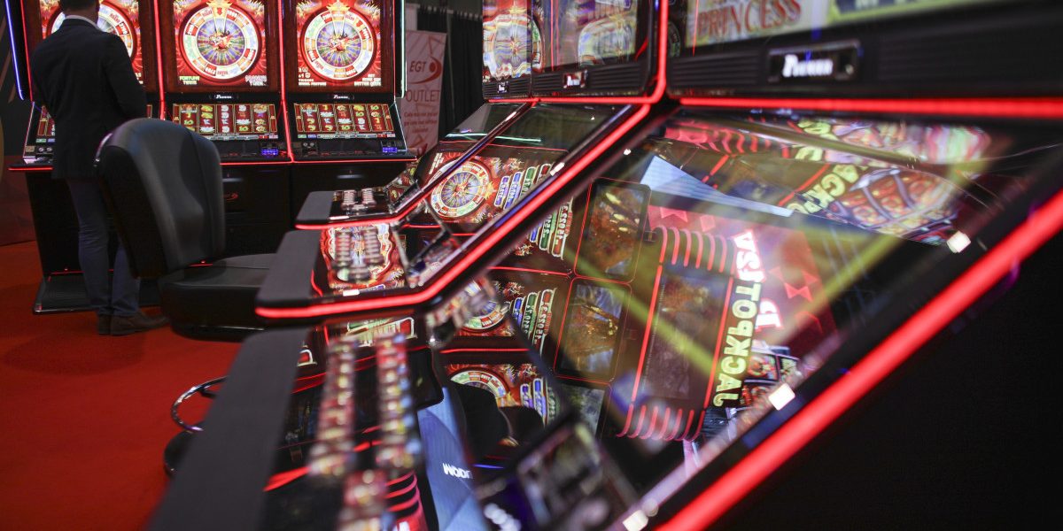 București: Un sector interzice sălile de jocuri, primul pas spre o schimbare?