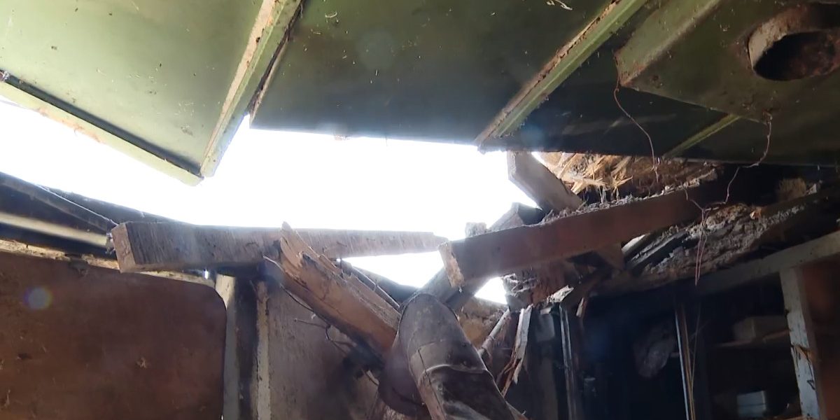 Şoc la Galați: Proprietara casei, după ce o dronă a căzut în curte: „Am scăpat cu viață”