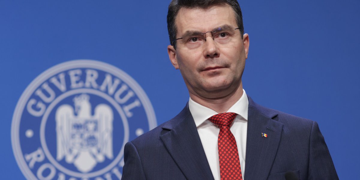 CNAS: Președintele vine cu vești despre criza de la Floreasca. Bugetul, „normal” din luna viitoare