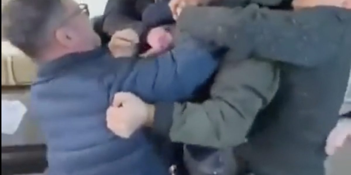 Bătaie la AUR: Scandal între membri, acuzații grave și replici dure