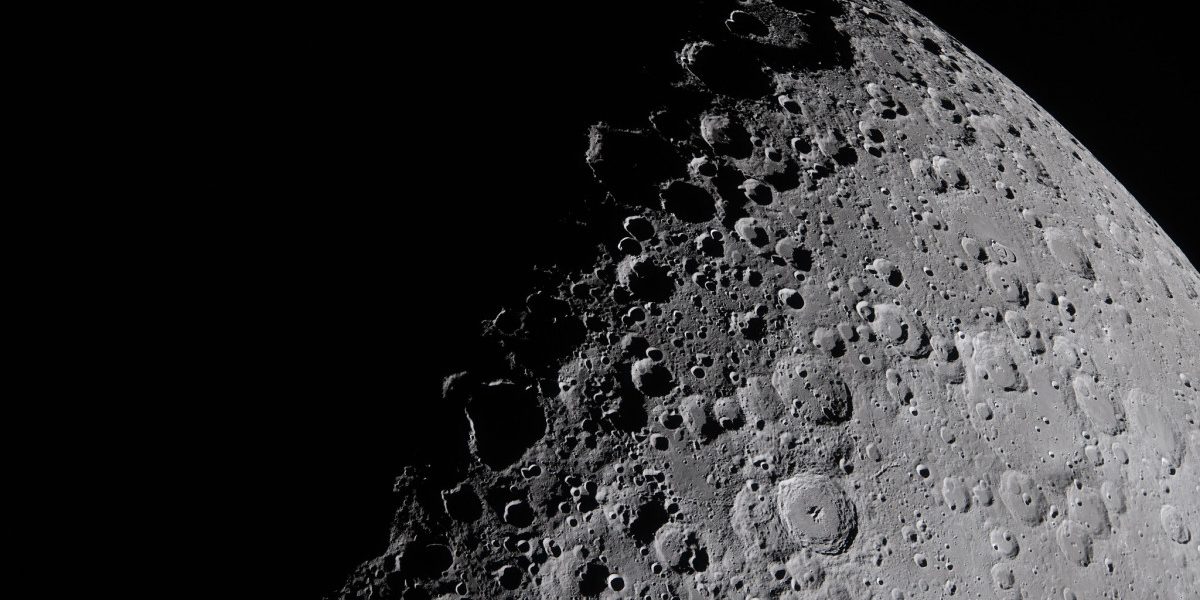 Echipajul Artemis 2, martor la bombardarea Lunii de meteoriți: „Remarcabil”