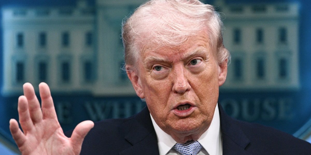 Dozens of Democrats call for Trump's removal after his Iran threats