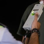 Șofer începător, prins beat cu copii în mașină: Whiskey și beri, la volan