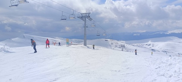 Cabane libere de Paști în Prahova și Brașov: Prețuri de la 100 lei, dar turiștii… Lipsesc