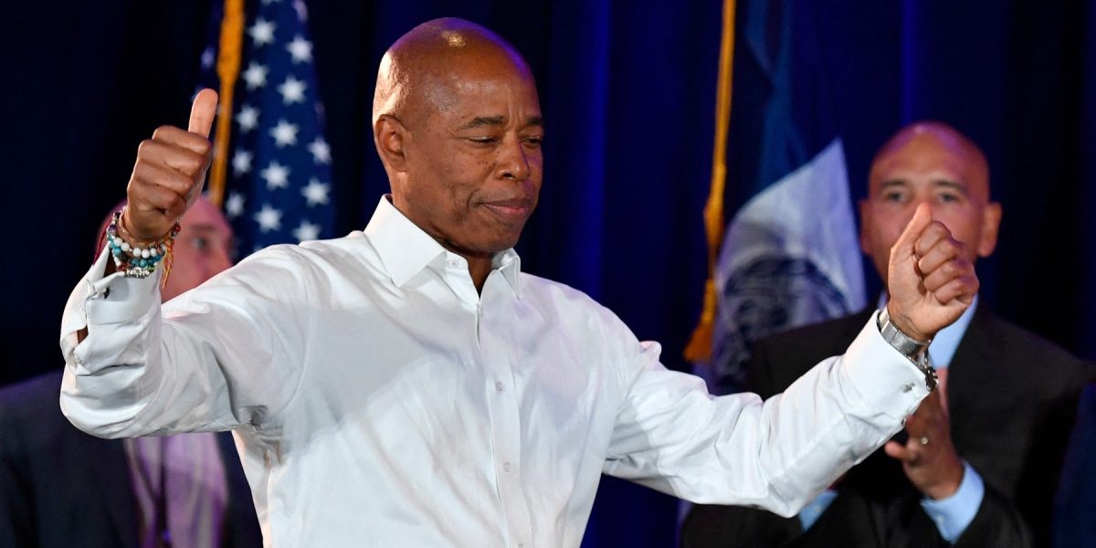 Eric ADAMS, fost primar NYC, cetățean al Albaniei. Ce urmează după politică?