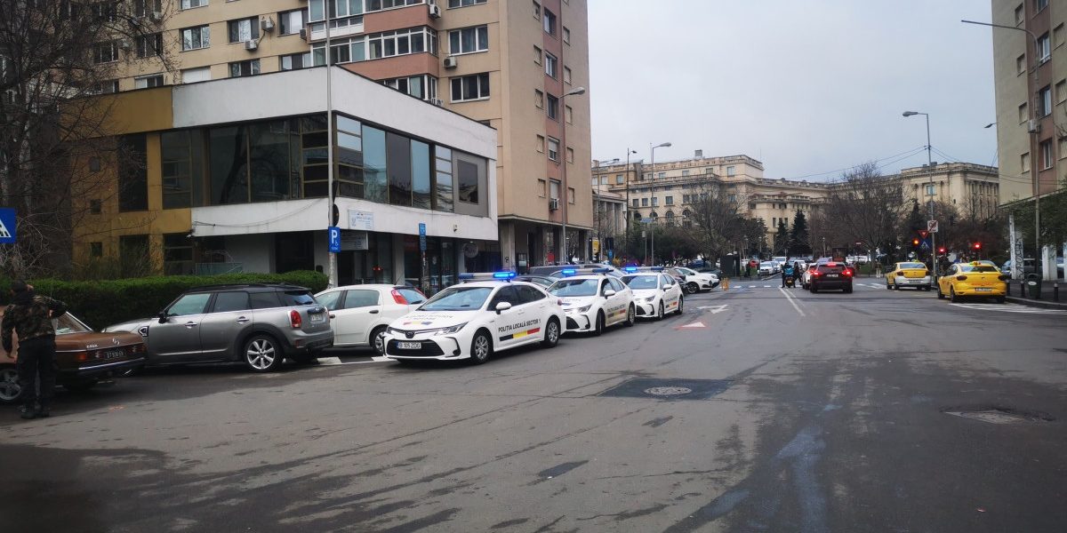 Controale Poliție la SALA PALATULUI: Parcări ilegale și rezervări pe bani verificațe