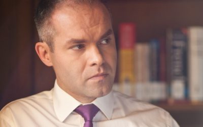 Funeriu, verdict crunt: Manualele din România, bune doar de tricouri!