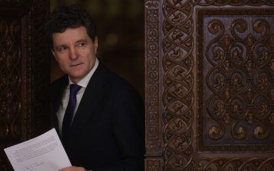 Nicușor Dan atacă la CCR legea privind guvernanța corporativă a companiilor de stat Președintele României, Nicușor Dan, a sesizat Curtea Constituțională a României (CCR) cu privire la legea de aprobare a OUG nr