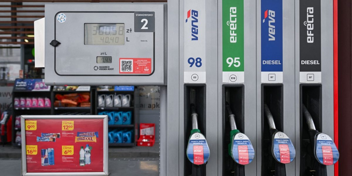 Polonia sfidează Europa: Menține plafonarea prețurilor la combustibili, în ciuda crizei