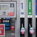 Polonia sfidează Europa: Menține plafonarea prețurilor la combustibili, în ciuda crizei