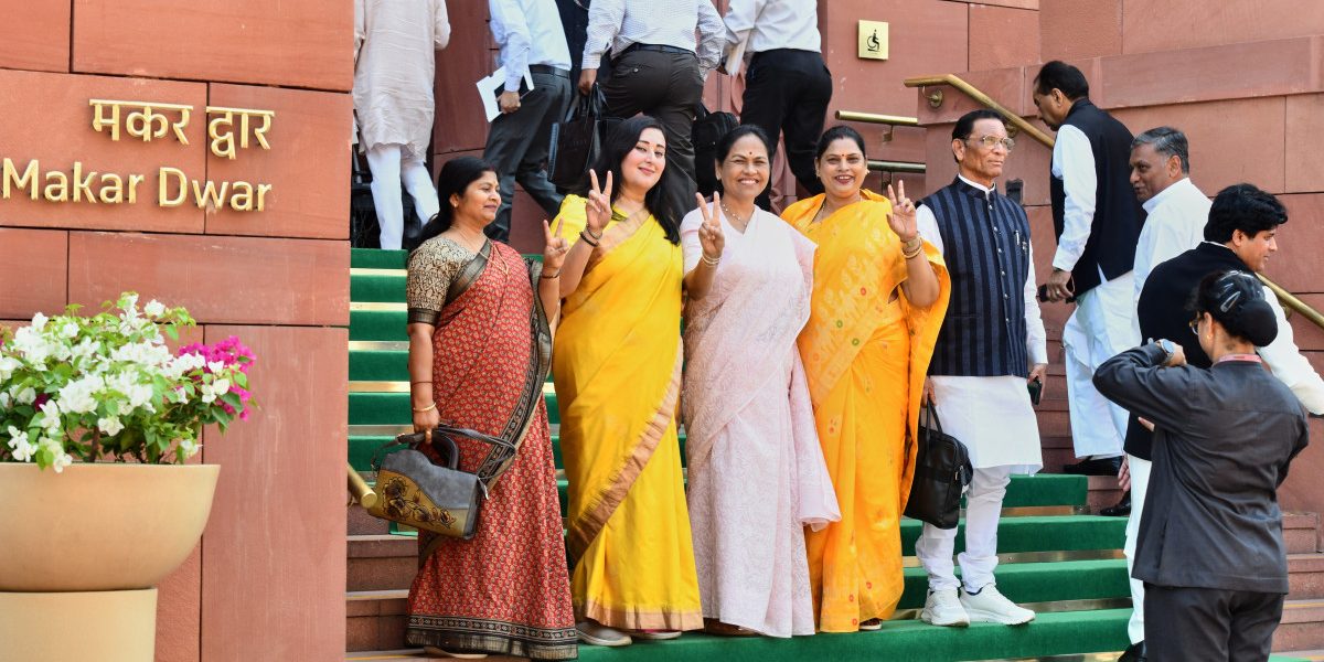 India: Parlamentul votează dublarea locurilor și o cotă-record pentru femei