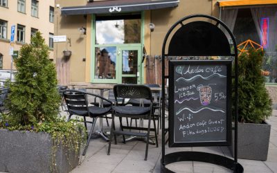 Mona, barista AI în Stockholm: Prima cafenea condusă de inteligența artificială