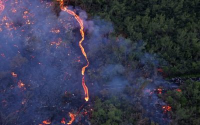 Lava vulcanului din REUNION: Noi imagini din satelit, spectacol periculos spre ocean