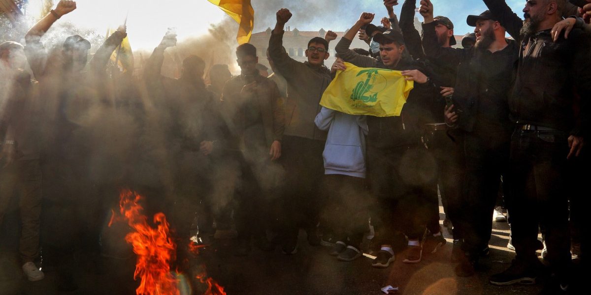 Premierul libanez, vizită în SUA anulată. Hezbollah: Negociere cu Israelul, trădare!
