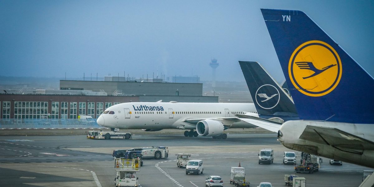 Lufthansa: 20.000 de zboruri anulate din cauza scumpirii combustibilului. Ce rute sunt afectate