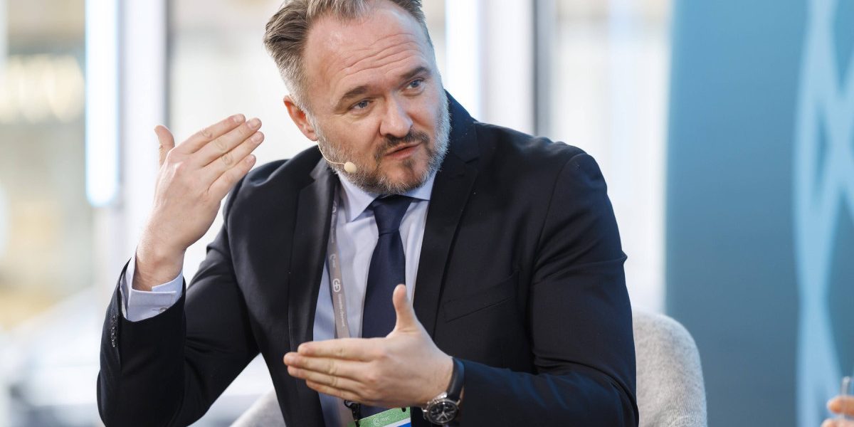 UE se pregătește de posibile penurii de combustibili: Bruxelles-ul ia în calcul măsuri de criză Bruxellesul ia în considerare reactivarea măsurilor de criză energetică din 2022, în contextul riscului de perturbare a piețelor energetice din cauza războiului din Orientul Mijlociu