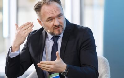 UE se pregătește de posibile penurii de combustibili: Bruxelles-ul ia în calcul măsuri de criză Bruxellesul ia în considerare reactivarea măsurilor de criză energetică din 2022, în contextul riscului de perturbare a piețelor energetice din cauza războiului din Orientul Mijlociu