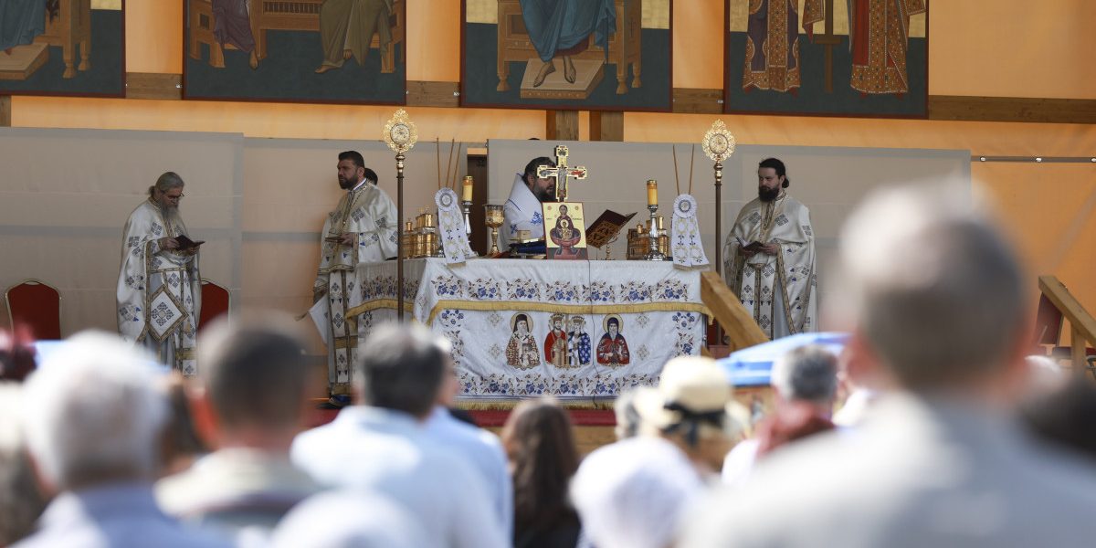 Vinerea Luminată 2026: Tradiții și interdicții pentru credincioși