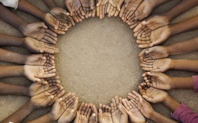 Românii cu suflet mare: Cum îngrijesc copiii orfani din Tanzania