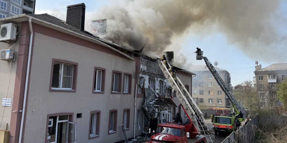 Ucraina: Rusia a încălcat armistițiul de Paște de 11.000 de ori, ironizează „marele creștin” Putin