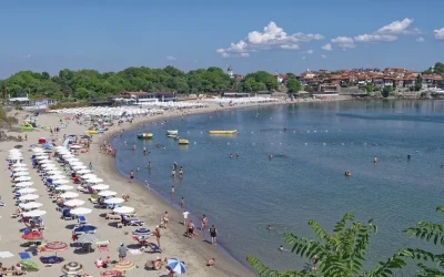 Britanicii descoperă litoralul bulgăresc: Rivalizează Coasta Amalfi, dar e mai ieftin