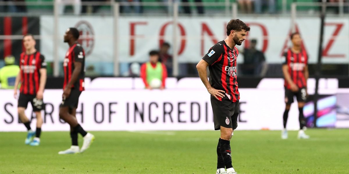 Milan, pulverizată pe San Siro de Udinese: 3-0 și adio titlu pentru rivala lui Chivu