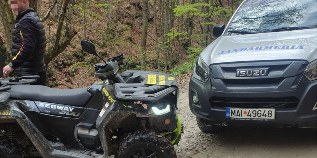 Tineri de 20 de ani, accident grav cu ATV-ul în Vâlcea: Au căzut de la 8 metri