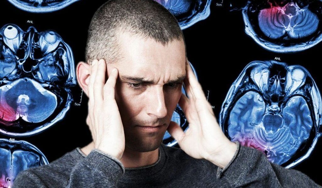 Neurolog: Simptomul de la culcare care prevestește AVC nocturn