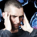 Neurolog: Simptomul de la culcare care prevestește AVC nocturn