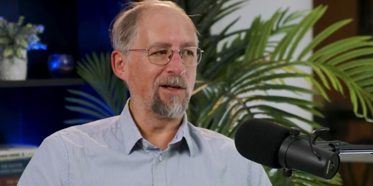 Informația principală: Informaticianul Adam Back neagă vehement speculațiile recente potrivit cărora ar fi identitatea misterioasă din spatele pseudonimului Satoshi Nakamoto, creatorul Bitcoin