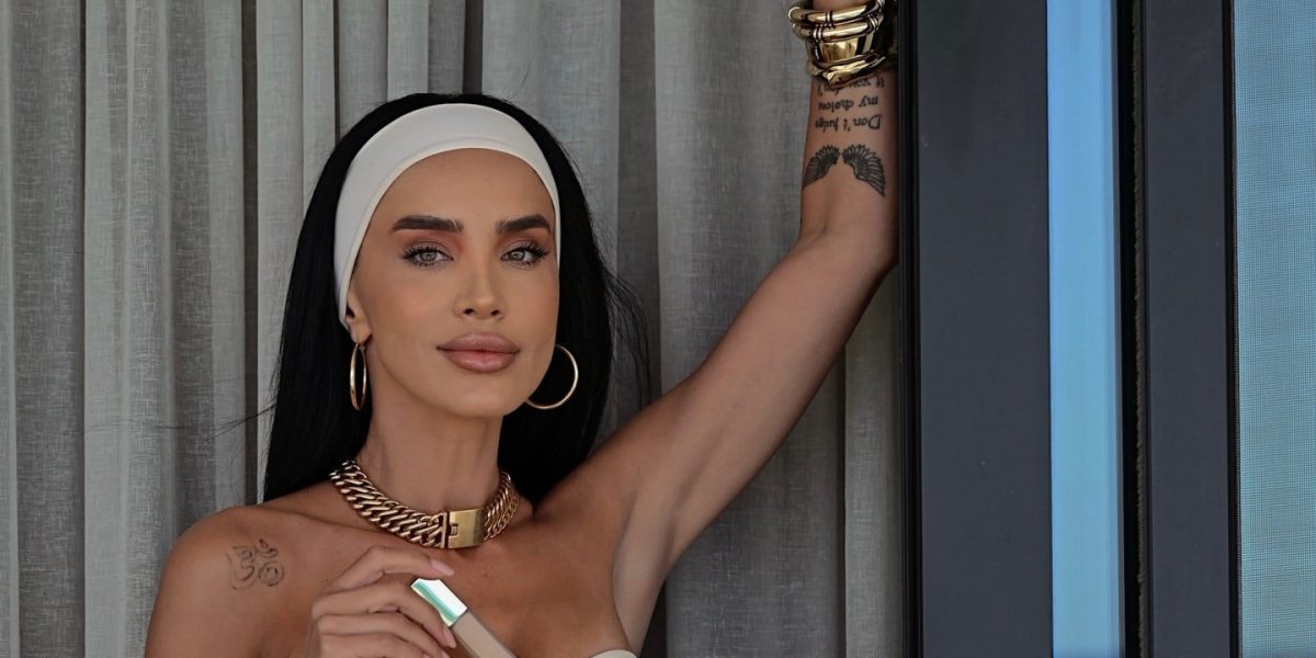 Adelina Pestrițu, surprinsă în Turcia cu un actor de talie mondială