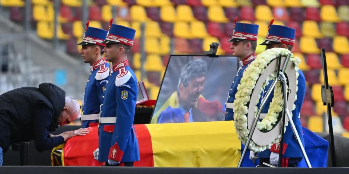 Legendarul antrenor Mircea Lucescu va fi condus pe ultimul drum astăzi, cu onoruri militare, la cimitirul Bellu din București