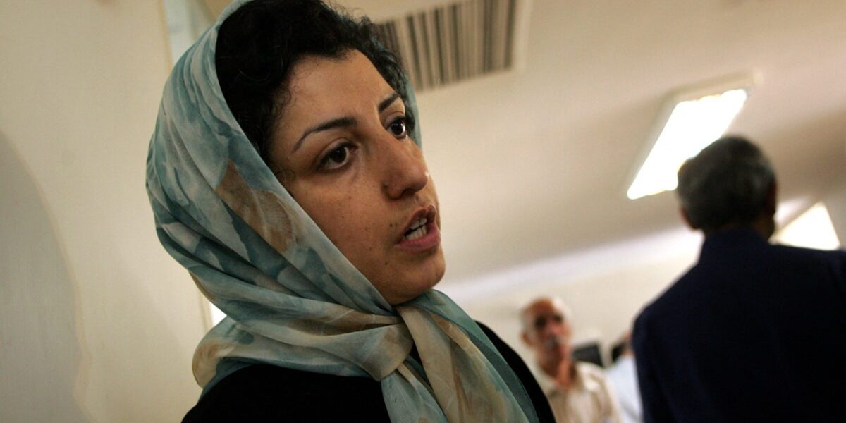NARGES Mohammadi, laureata Nobel, în stare critică într-o închisoare din Iran