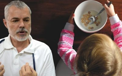 Mierea pentru bebeluși: De ce este interzisă până la un an București – Mierea de albine, adesea considerată un aliment sănătos și natural, prezintă un pericol real pentru sugari