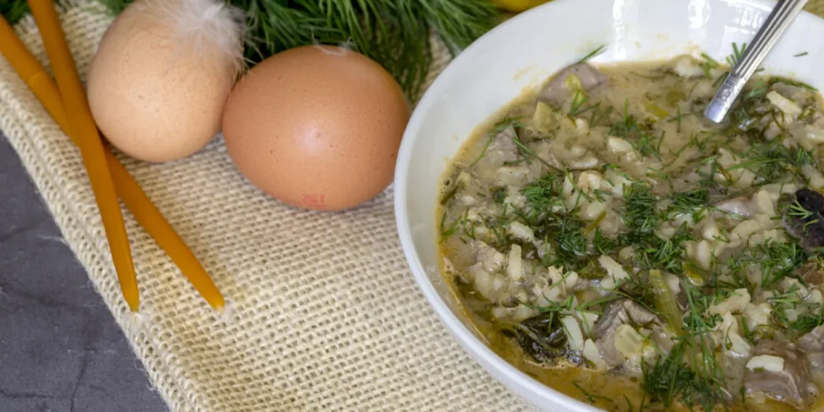 Neobișnuitele bucate de Paște: De la Ouă de Strut la Mâncare Excentrică