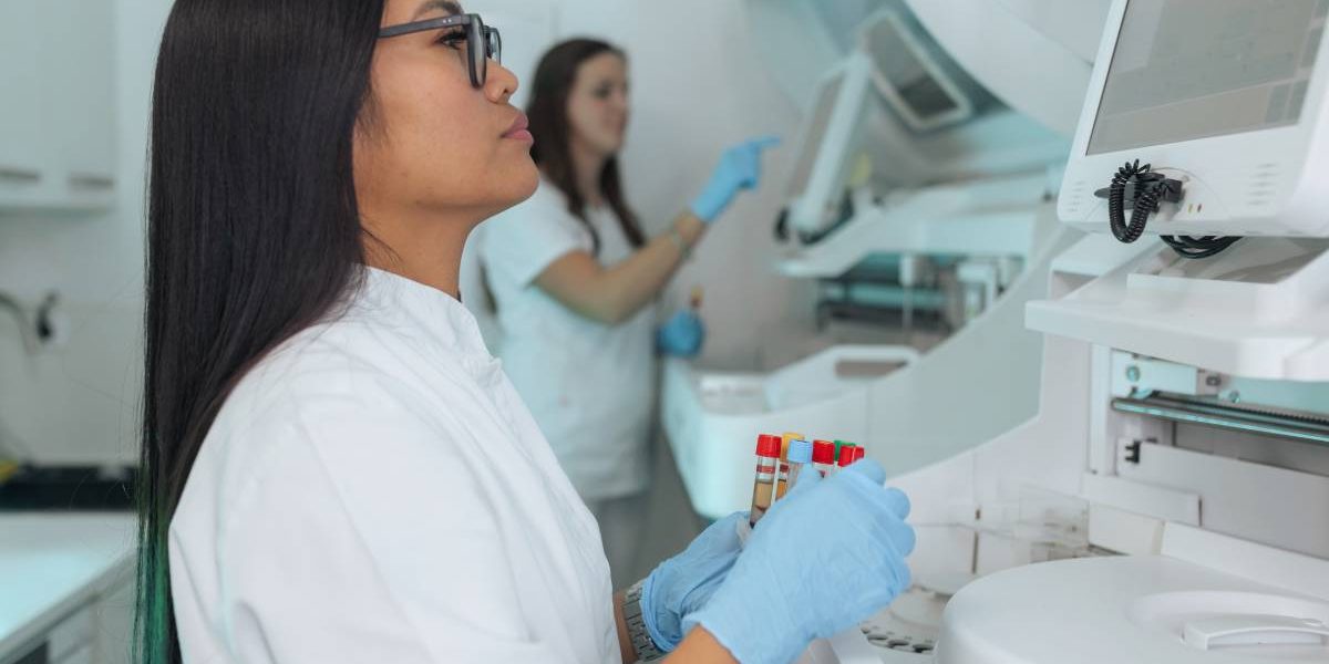 Atenție! Cei născuți înainte de 1975, sfătuiți să facă analize pentru o boală gravă