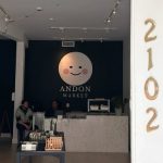 Agent mituit cu 100.000 dolari pentru deschiderea unui magazin